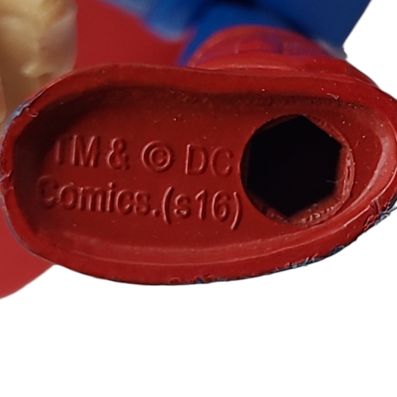 2 IMAGINEXT SUPER HERO FIGURES 2016 SUPERMAN AND 2010 THE HULK - Picture 10 of 16